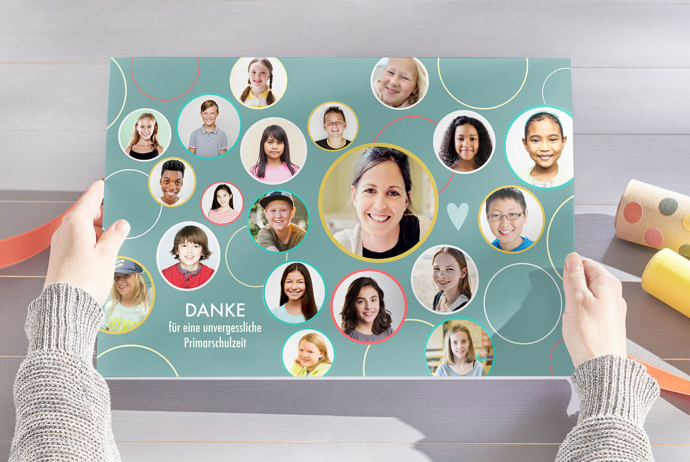 Ein Dankeschön-Plakat mit verschiedenen Fotos von Kindern, das Freude und Wertschätzung ausdrückt.